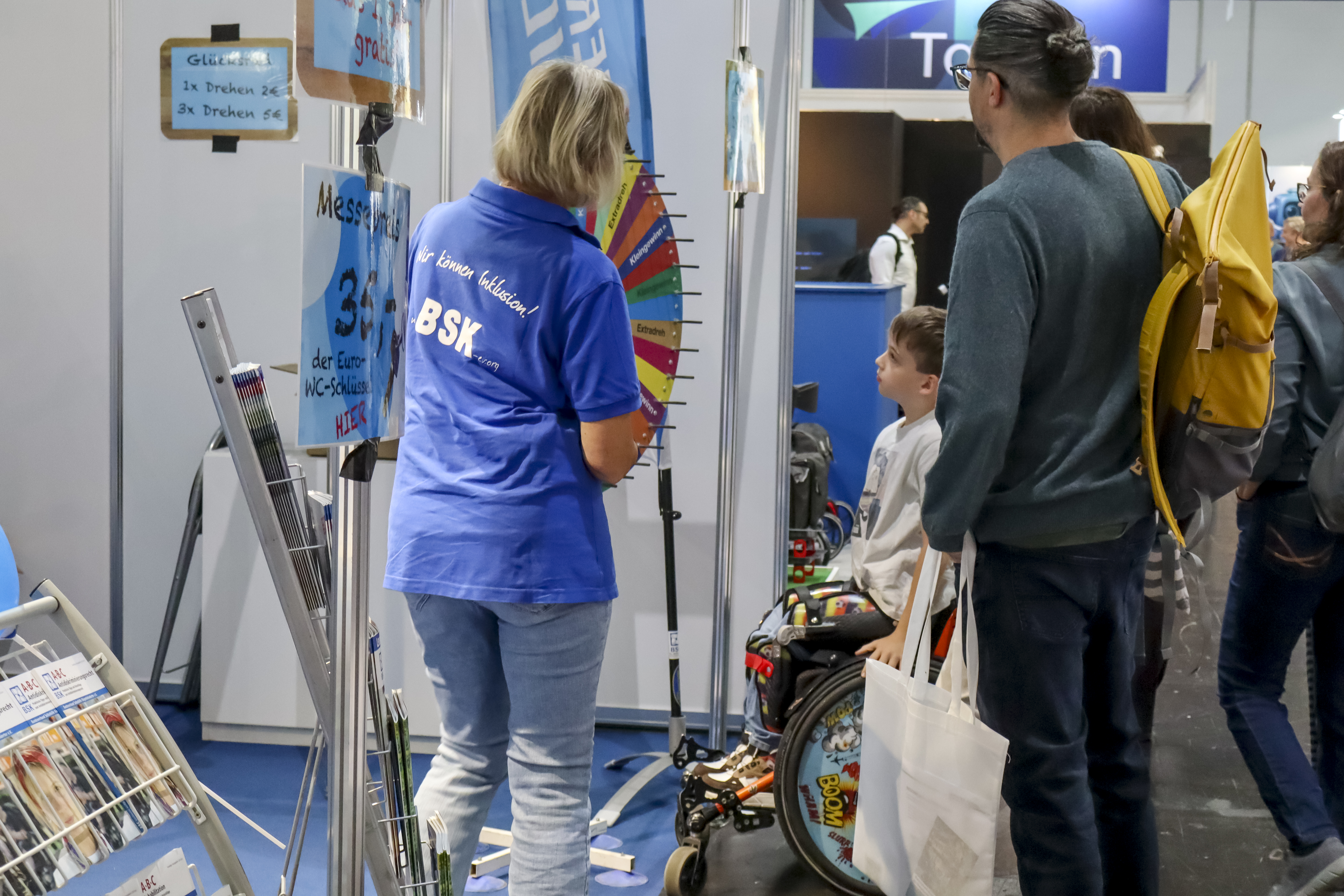 Glücksrad und kleiner Gast