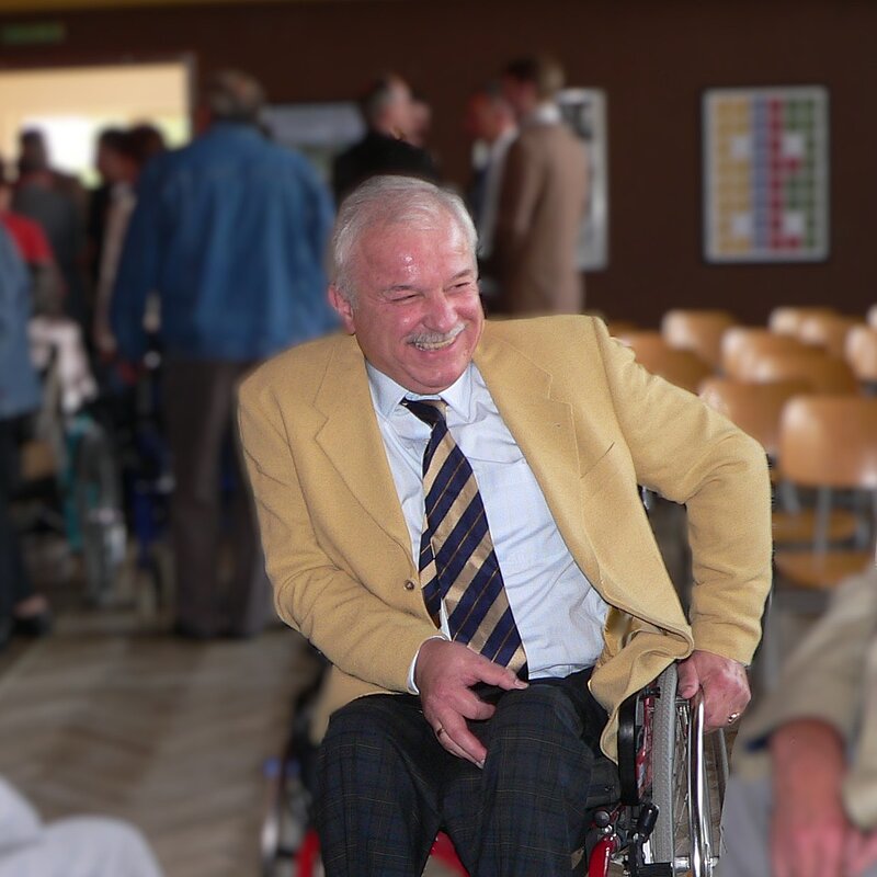 Bernd Henrichmann in seinem Rollstuhl