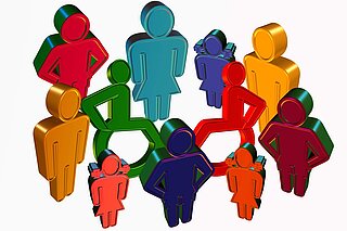 Verschieden modellierte Menschen mit und ohne Behinderung im Gespräch