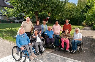 Gruppenfoto des Vorstands im Freien